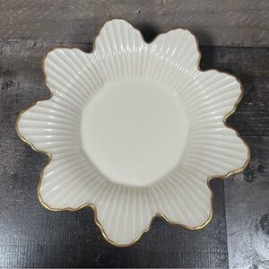 Lenox Meridian Porcelain Gold Trim Flower Trinket Candy Dish Approx 7.5”